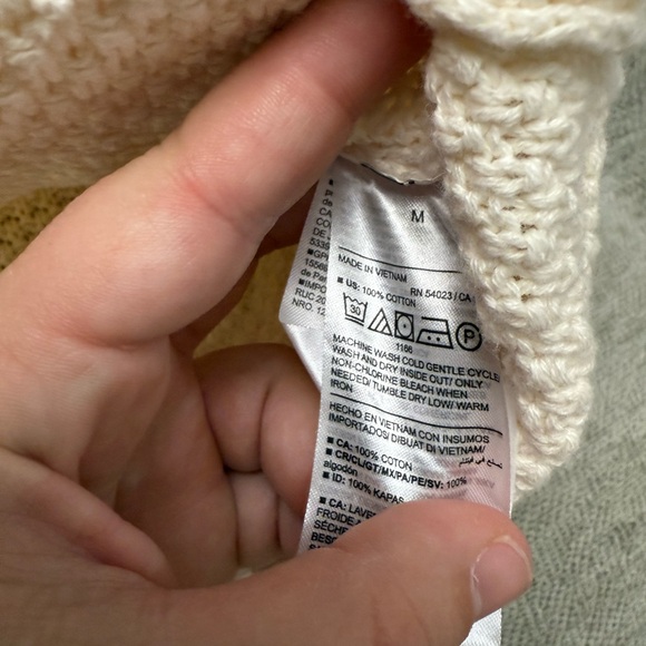 OLD NAVY NWT Cream Knit Crew Neck Long Sweater Minimalist Fall Winter Medium - Picture 6 of 6